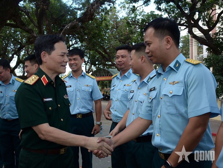 Những cánh bay trên đất võ Tây Sơn